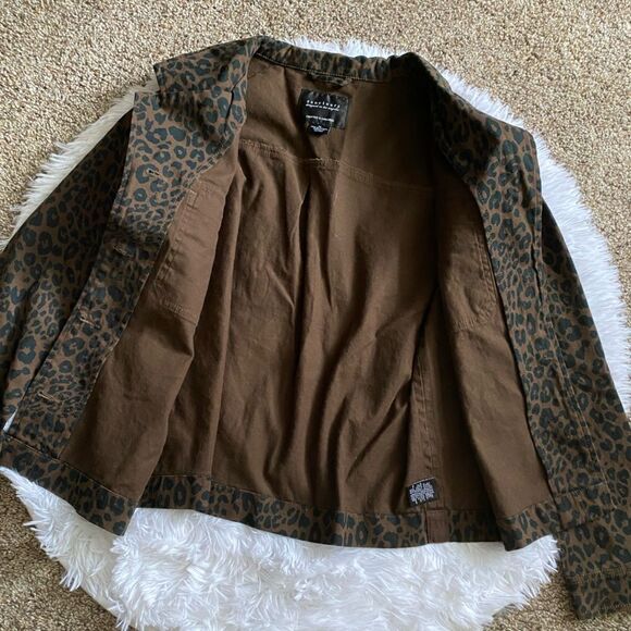 Sanctuary Animal Print Jacket Womens Size Medium Missing Button - Picture 3 of 7